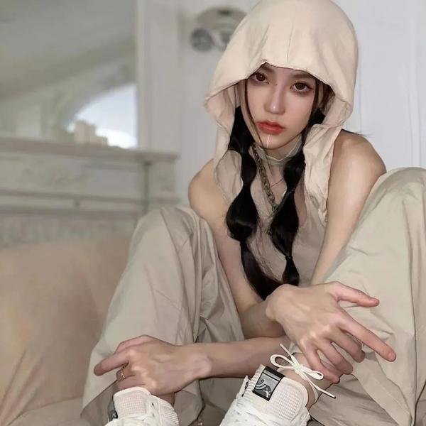 艳谍飘香